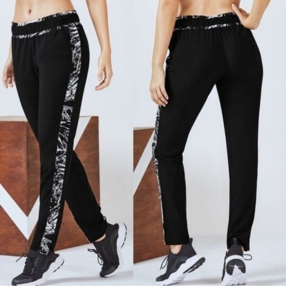 Fabletics "Shea" active wear - Picture 1 of 11